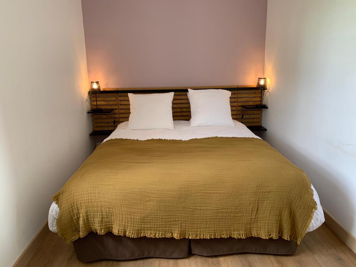 Chateau Du Mauny, Gites Et Chambres D'Hotes En Bourgogne Rosey 外观 照片