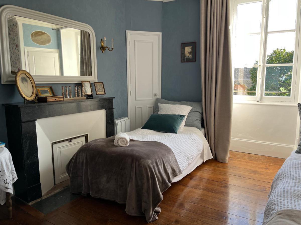 Chateau Du Mauny, Gites Et Chambres D'Hotes En Bourgogne Rosey 外观 照片